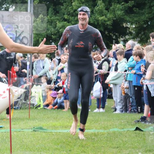 16.06.2024 - 26. Vierlanden-Triathlon Lena Gebhardt http://msf.ph/oto/6301388 16.06.2024 11:04:54 Schwimmen 425, 431, 447, 425, 431, 447 meine-sportfotos.de