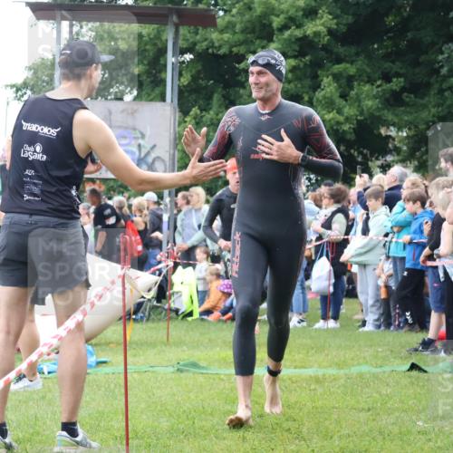16.06.2024 - 26. Vierlanden-Triathlon Lena Gebhardt http://msf.ph/oto/6301397 16.06.2024 11:04:55 Schwimmen 425, 431, 436, 447, 425, 431, 436, 447 meine-sportfotos.de