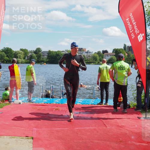 16.06.2024 - 7 Türme Triathlon KatJ http://msf.ph/oto/6301402 16.06.2024 11:17:24 Schwimmen 27, 28, 165, 186, 227, 237, 242, 272, 618 meine-sportfotos.de