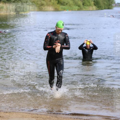 16.06.2024 - 26. Vierlanden-Triathlon Strokosch-Dieckow http://msf.ph/oto/6301403 16.06.2024 09:43:18 Schwimmen 10, 23, 47, 134, 10, 23, 47, 134 meine-sportfotos.de