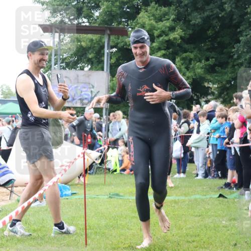16.06.2024 - 26. Vierlanden-Triathlon Lena Gebhardt http://msf.ph/oto/6301404 16.06.2024 11:04:56 Schwimmen 425, 431, 436, 447, 425, 431, 436, 447 meine-sportfotos.de