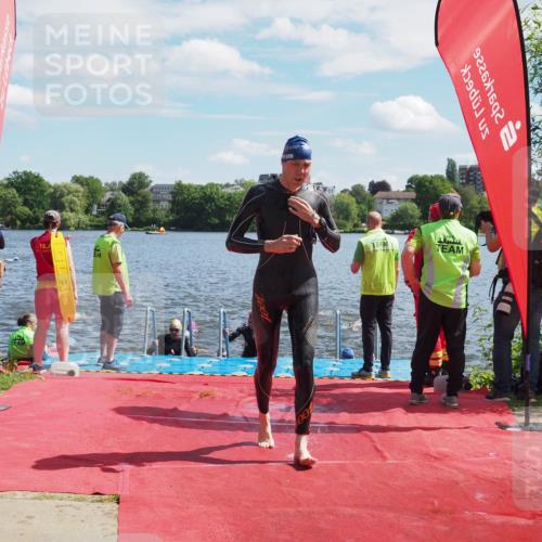 16.06.2024 - 7 Türme Triathlon KatJ http://msf.ph/oto/6301416 16.06.2024 11:17:25 Schwimmen 27, 28, 165, 186, 227, 237, 242, 272, 618 meine-sportfotos.de