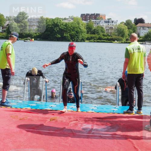 16.06.2024 - 7 Türme Triathlon KatJ http://msf.ph/oto/6301424 16.06.2024 11:17:29 Schwimmen 27, 28, 165, 186, 227, 237, 242, 272, 618 meine-sportfotos.de