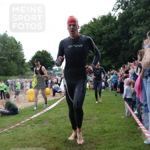 16.06.2024 - 26. Vierlanden-Triathlon Lena Gebhardt http://msf.ph/oto/6301438 16.06.2024 11:05:01 Schwimmen 431, 436, 447, 431, 436, 447 meine-sportfotos.de