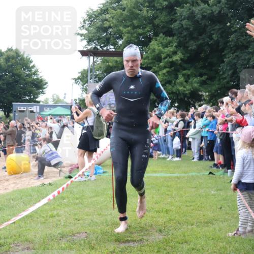 16.06.2024 - 26. Vierlanden-Triathlon Lena Gebhardt http://msf.ph/oto/6301447 16.06.2024 11:05:02 Schwimmen 431, 436, 447, 431, 436, 447 meine-sportfotos.de