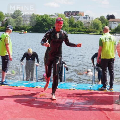 16.06.2024 - 7 Türme Triathlon KatJ http://msf.ph/oto/6301451 16.06.2024 11:17:30 Schwimmen 27, 28, 165, 186, 227, 237, 242, 272, 618 meine-sportfotos.de
