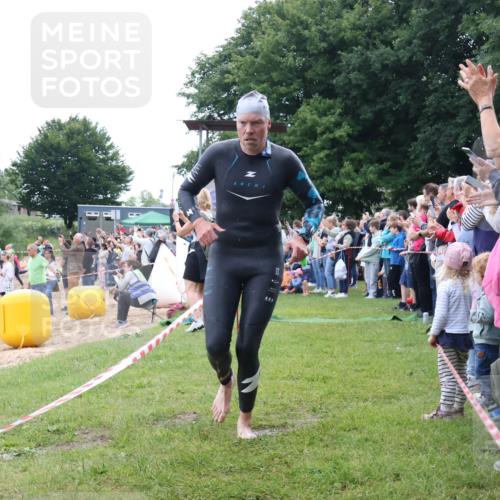 16.06.2024 - 26. Vierlanden-Triathlon Lena Gebhardt http://msf.ph/oto/6301452 16.06.2024 11:05:02 Schwimmen 431, 436, 447, 431, 436, 447 meine-sportfotos.de