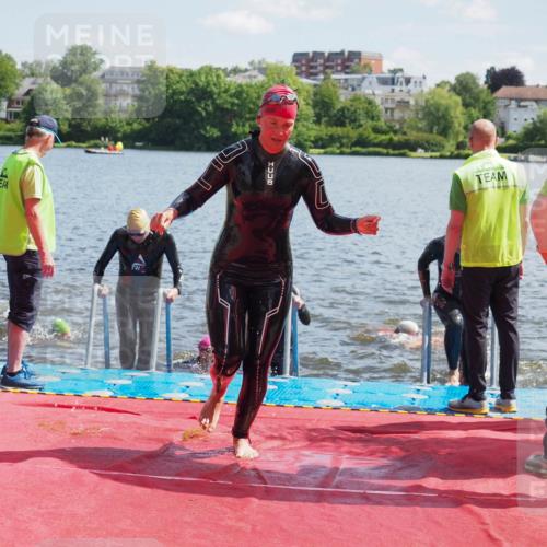 16.06.2024 - 7 Türme Triathlon KatJ http://msf.ph/oto/6301454 16.06.2024 11:17:30 Schwimmen 27, 28, 165, 186, 227, 237, 242, 272, 618 meine-sportfotos.de