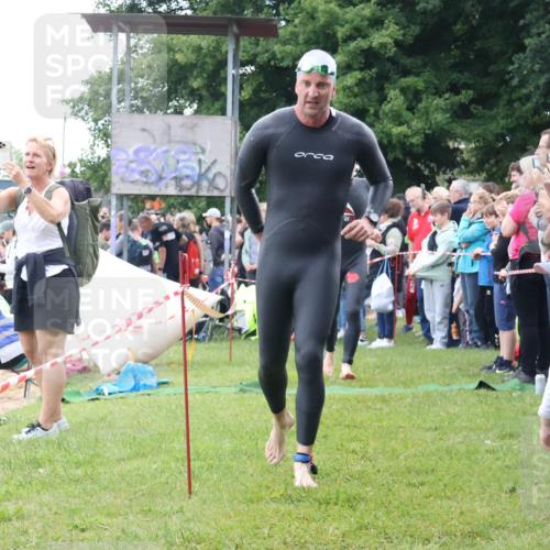 16.06.2024 - 26. Vierlanden-Triathlon Lena Gebhardt http://msf.ph/oto/6301516 16.06.2024 11:05:26 Schwimmen 361, 369, 383, 402, 415, 435, 439, 448, 463, 361, 369, 383, 402, 415, 435, 439, 448, 463 meine-sportfotos.de