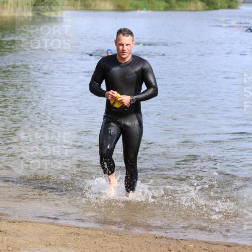 16.06.2024 - 26. Vierlanden-Triathlon Strokosch-Dieckow http://msf.ph/oto/6301544 16.06.2024 09:43:26 Schwimmen 10, 55, 134, 10, 55, 134 meine-sportfotos.de