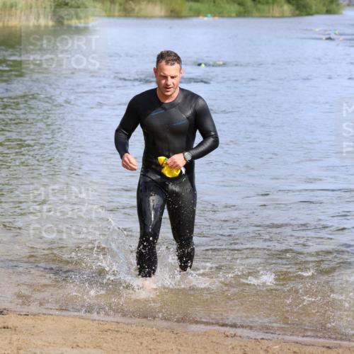 16.06.2024 - 26. Vierlanden-Triathlon Strokosch-Dieckow http://msf.ph/oto/6301572 16.06.2024 09:43:26 Schwimmen 10, 55, 134, 10, 55, 134 meine-sportfotos.de