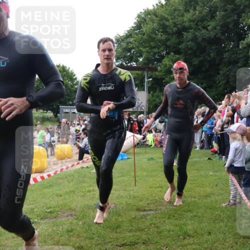 16.06.2024 - 26. Vierlanden-Triathlon Lena Gebhardt http://msf.ph/oto/6301579 16.06.2024 11:05:35 Schwimmen 361, 369, 402, 415, 439, 463, 361, 369, 402, 415, 439, 463 meine-sportfotos.de