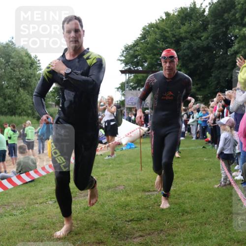 16.06.2024 - 26. Vierlanden-Triathlon Lena Gebhardt http://msf.ph/oto/6301589 16.06.2024 11:05:36 Schwimmen 361, 369, 402, 415, 439, 463, 361, 369, 402, 415, 439, 463 meine-sportfotos.de