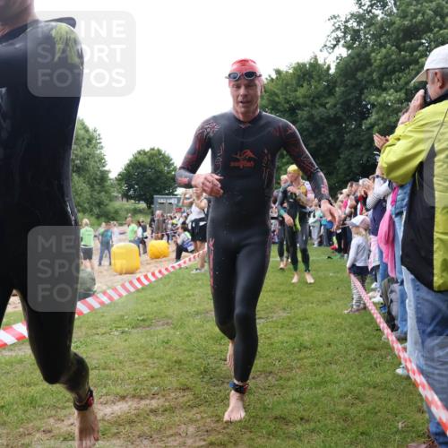 16.06.2024 - 26. Vierlanden-Triathlon Lena Gebhardt http://msf.ph/oto/6301598 16.06.2024 11:05:36 Schwimmen 361, 369, 402, 415, 439, 463, 361, 369, 402, 415, 439, 463 meine-sportfotos.de