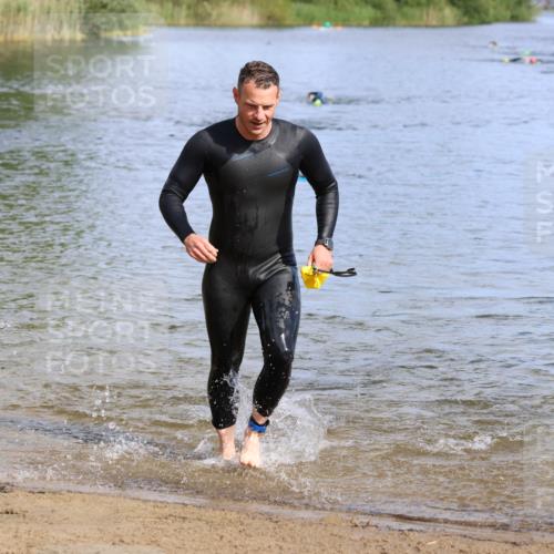 16.06.2024 - 26. Vierlanden-Triathlon Strokosch-Dieckow http://msf.ph/oto/6301603 16.06.2024 09:43:26 Schwimmen 10, 55, 134, 10, 55, 134 meine-sportfotos.de