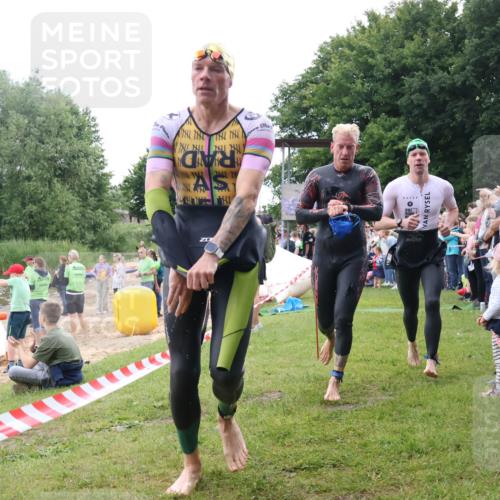 16.06.2024 - 26. Vierlanden-Triathlon Lena Gebhardt http://msf.ph/oto/6301621 16.06.2024 11:05:38 Schwimmen 369, 402, 415, 439, 463, 369, 402, 415, 439, 463 meine-sportfotos.de