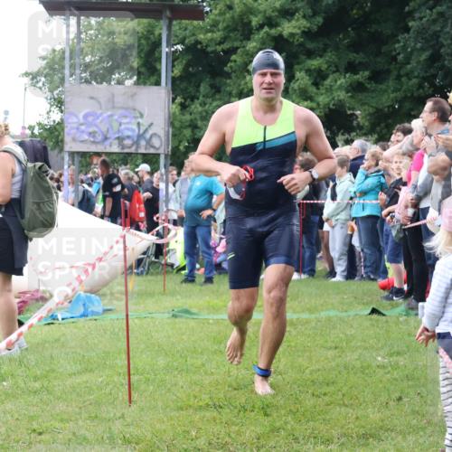 16.06.2024 - 26. Vierlanden-Triathlon Lena Gebhardt http://msf.ph/oto/6301661 16.06.2024 11:05:57 Schwimmen 373, 390, 445, 455, 373, 390, 445, 455 meine-sportfotos.de