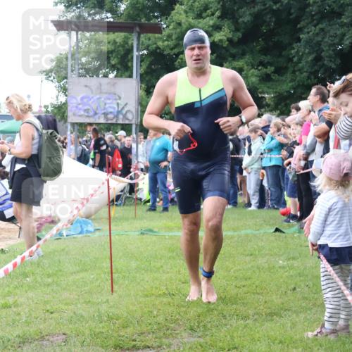 16.06.2024 - 26. Vierlanden-Triathlon Lena Gebhardt http://msf.ph/oto/6301665 16.06.2024 11:05:57 Schwimmen 373, 390, 445, 455, 373, 390, 445, 455 meine-sportfotos.de