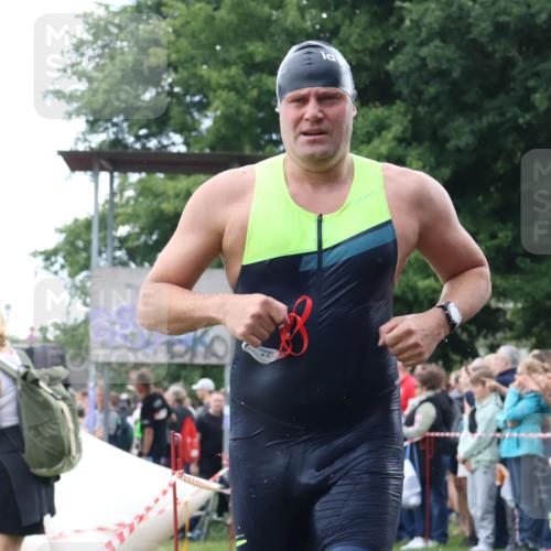16.06.2024 - 26. Vierlanden-Triathlon Lena Gebhardt http://msf.ph/oto/6301669 16.06.2024 11:05:58 Schwimmen 373, 390, 445, 455, 373, 390, 445, 455 meine-sportfotos.de