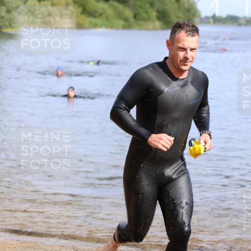 16.06.2024 - 26. Vierlanden-Triathlon Strokosch-Dieckow http://msf.ph/oto/6301680 16.06.2024 09:43:28 Schwimmen 55, 134, 55, 134 meine-sportfotos.de