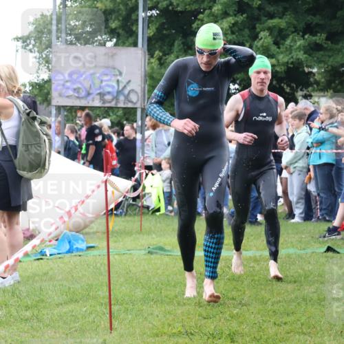 16.06.2024 - 26. Vierlanden-Triathlon Lena Gebhardt http://msf.ph/oto/6301687 16.06.2024 11:06:04 Schwimmen 373, 390, 392, 455, 373, 390, 392, 455 meine-sportfotos.de