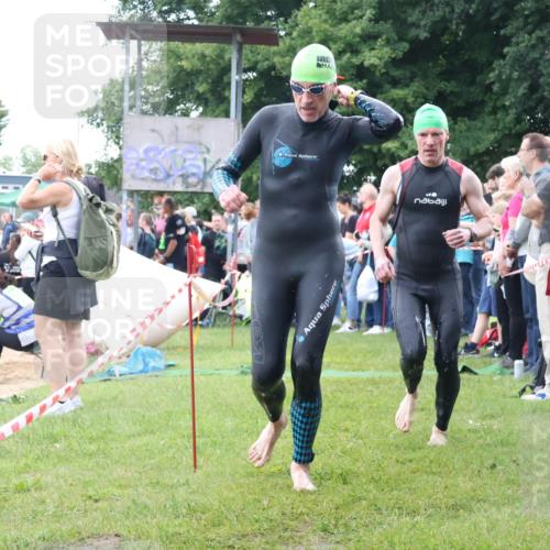 16.06.2024 - 26. Vierlanden-Triathlon Lena Gebhardt http://msf.ph/oto/6301694 16.06.2024 11:06:05 Schwimmen 373, 390, 392, 455, 373, 390, 392, 455 meine-sportfotos.de