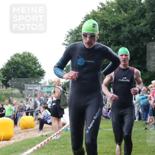 16.06.2024 - 26. Vierlanden-Triathlon Lena Gebhardt http://msf.ph/oto/6301707 16.06.2024 11:06:06 Schwimmen 373, 390, 392, 455, 373, 390, 392, 455 meine-sportfotos.de