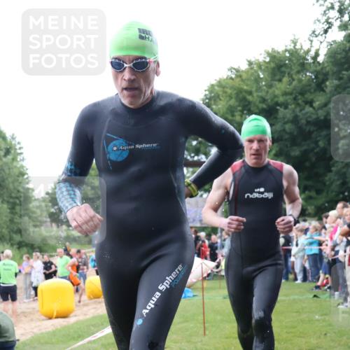 16.06.2024 - 26. Vierlanden-Triathlon Lena Gebhardt http://msf.ph/oto/6301713 16.06.2024 11:06:07 Schwimmen 373, 390, 392, 455, 373, 390, 392, 455 meine-sportfotos.de