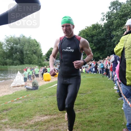16.06.2024 - 26. Vierlanden-Triathlon Lena Gebhardt http://msf.ph/oto/6301718 16.06.2024 11:06:07 Schwimmen 373, 390, 392, 455, 373, 390, 392, 455 meine-sportfotos.de