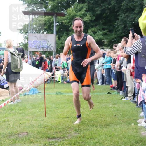 16.06.2024 - 26. Vierlanden-Triathlon Lena Gebhardt http://msf.ph/oto/6301740 16.06.2024 11:06:12 Schwimmen 392, 455, 392, 455 meine-sportfotos.de