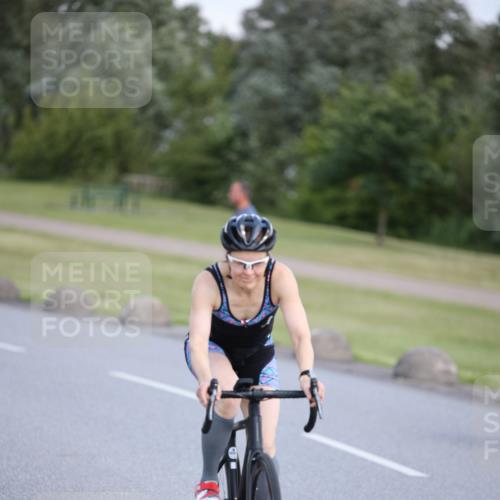 16.06.2024 - 26. Vierlanden-Triathlon Jannik Wohlers http://msf.ph/oto/6301756 16.06.2024 11:38:56 Radfahren 24, 53, 61, 181, 184, 271, 295 meine-sportfotos.de