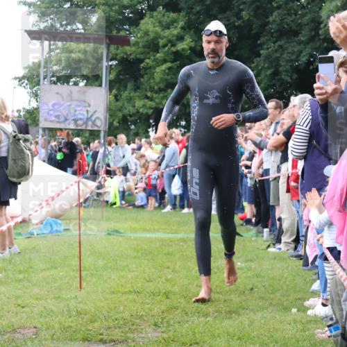 16.06.2024 - 26. Vierlanden-Triathlon Lena Gebhardt http://msf.ph/oto/6301759 16.06.2024 11:06:15 Schwimmen 392, 455, 392, 455 meine-sportfotos.de