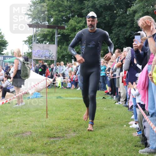 16.06.2024 - 26. Vierlanden-Triathlon Lena Gebhardt http://msf.ph/oto/6301762 16.06.2024 11:06:15 Schwimmen 392, 455, 392, 455 meine-sportfotos.de