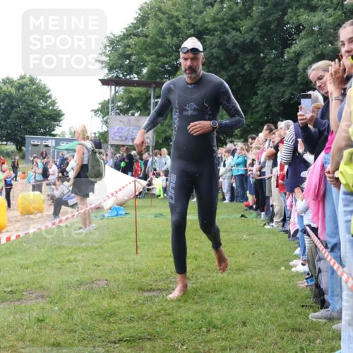 16.06.2024 - 26. Vierlanden-Triathlon Lena Gebhardt http://msf.ph/oto/6301766 16.06.2024 11:06:16 Schwimmen 392, 455, 469, 392, 455, 469 meine-sportfotos.de