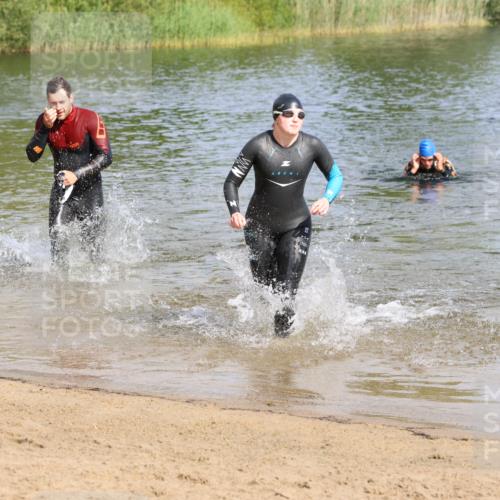 16.06.2024 - 26. Vierlanden-Triathlon Strokosch-Dieckow http://msf.ph/oto/6301768 16.06.2024 09:43:49 Schwimmen 12, 12 meine-sportfotos.de