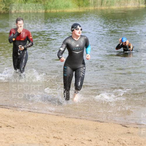 16.06.2024 - 26. Vierlanden-Triathlon Strokosch-Dieckow http://msf.ph/oto/6301786 16.06.2024 09:43:49 Schwimmen 12, 12 meine-sportfotos.de