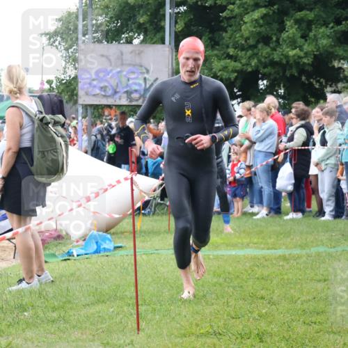 16.06.2024 - 26. Vierlanden-Triathlon Lena Gebhardt http://msf.ph/oto/6301794 16.06.2024 11:06:31 Schwimmen 413, 426, 469, 413, 426, 469 meine-sportfotos.de