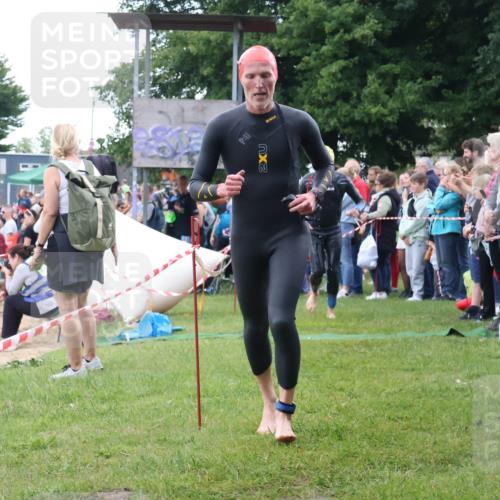 16.06.2024 - 26. Vierlanden-Triathlon Lena Gebhardt http://msf.ph/oto/6301800 16.06.2024 11:06:32 Schwimmen 413, 426, 469, 413, 426, 469 meine-sportfotos.de