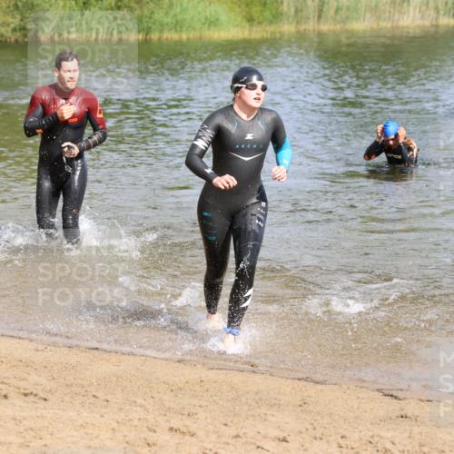 16.06.2024 - 26. Vierlanden-Triathlon Strokosch-Dieckow http://msf.ph/oto/6301804 16.06.2024 09:43:49 Schwimmen 12, 12 meine-sportfotos.de