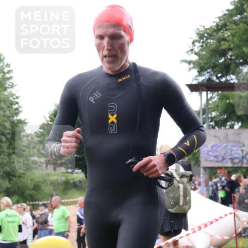 16.06.2024 - 26. Vierlanden-Triathlon Lena Gebhardt http://msf.ph/oto/6301812 16.06.2024 11:06:34 Schwimmen 413, 426, 469, 413, 426, 469 meine-sportfotos.de