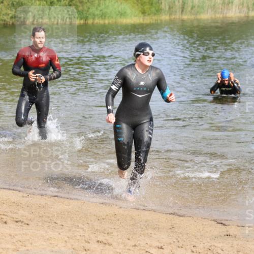 16.06.2024 - 26. Vierlanden-Triathlon Strokosch-Dieckow http://msf.ph/oto/6301819 16.06.2024 09:43:50 Schwimmen 12, 12 meine-sportfotos.de