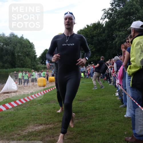 16.06.2024 - 26. Vierlanden-Triathlon Lena Gebhardt http://msf.ph/oto/6301837 16.06.2024 11:06:39 Schwimmen 413, 419, 426, 413, 419, 426 meine-sportfotos.de