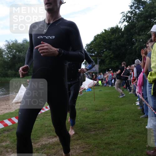 16.06.2024 - 26. Vierlanden-Triathlon Lena Gebhardt http://msf.ph/oto/6301841 16.06.2024 11:06:39 Schwimmen 413, 419, 426, 413, 419, 426 meine-sportfotos.de