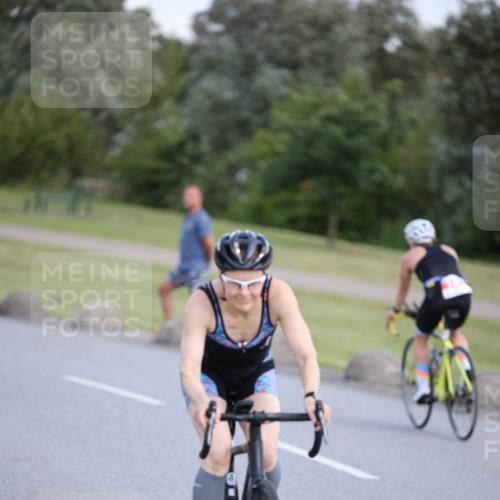 16.06.2024 - 26. Vierlanden-Triathlon Jannik Wohlers http://msf.ph/oto/6301843 16.06.2024 11:38:56 Radfahren 24, 53, 61, 181, 184, 271, 295 meine-sportfotos.de