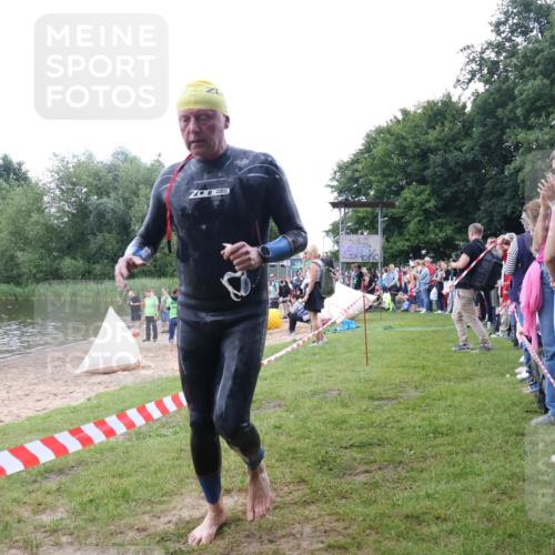 16.06.2024 - 26. Vierlanden-Triathlon Lena Gebhardt http://msf.ph/oto/6301844 16.06.2024 11:06:40 Schwimmen 413, 419, 426, 452, 413, 419, 426, 452 meine-sportfotos.de