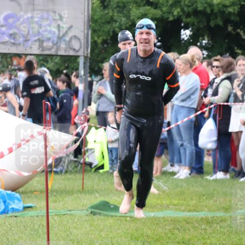 16.06.2024 - 26. Vierlanden-Triathlon Lena Gebhardt http://msf.ph/oto/6301847 16.06.2024 11:06:52 Schwimmen 381, 419, 432, 452, 381, 419, 432, 452 meine-sportfotos.de
