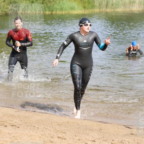 16.06.2024 - 26. Vierlanden-Triathlon Strokosch-Dieckow http://msf.ph/oto/6301857 16.06.2024 09:43:50 Schwimmen 12, 12 meine-sportfotos.de