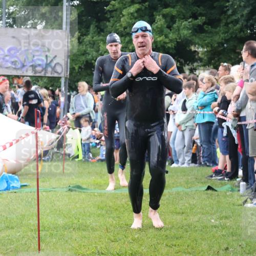 16.06.2024 - 26. Vierlanden-Triathlon Lena Gebhardt http://msf.ph/oto/6301858 16.06.2024 11:06:53 Schwimmen 381, 419, 432, 452, 381, 419, 432, 452 meine-sportfotos.de
