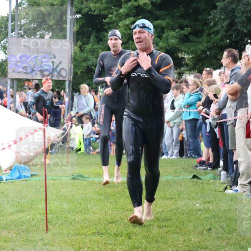 16.06.2024 - 26. Vierlanden-Triathlon Lena Gebhardt http://msf.ph/oto/6301862 16.06.2024 11:06:54 Schwimmen 381, 404, 419, 432, 452, 381, 404, 419, 432, 452 meine-sportfotos.de