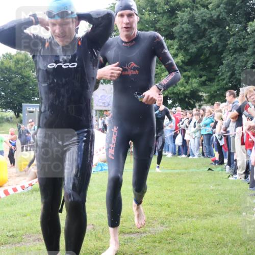 16.06.2024 - 26. Vierlanden-Triathlon Lena Gebhardt http://msf.ph/oto/6301878 16.06.2024 11:06:56 Schwimmen 381, 404, 419, 432, 452, 381, 404, 419, 432, 452 meine-sportfotos.de